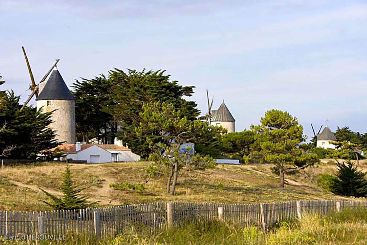 Le Cachet D'Une Maison De Centre-Bourg A โบวัวร์-ซูร์-แมร์ ภายนอก รูปภาพ